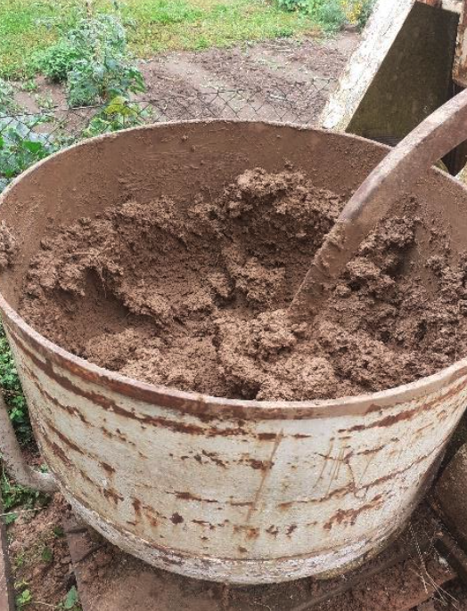 Stavba hliněného domu - fotografie 3